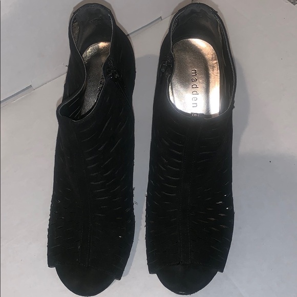 Shoes - Picture 2 of 2